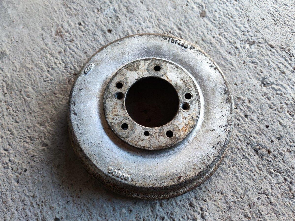 Austin Healey 3000 Original Bremstrommel hinten für Stahlräder - Black Forest Oldtimers