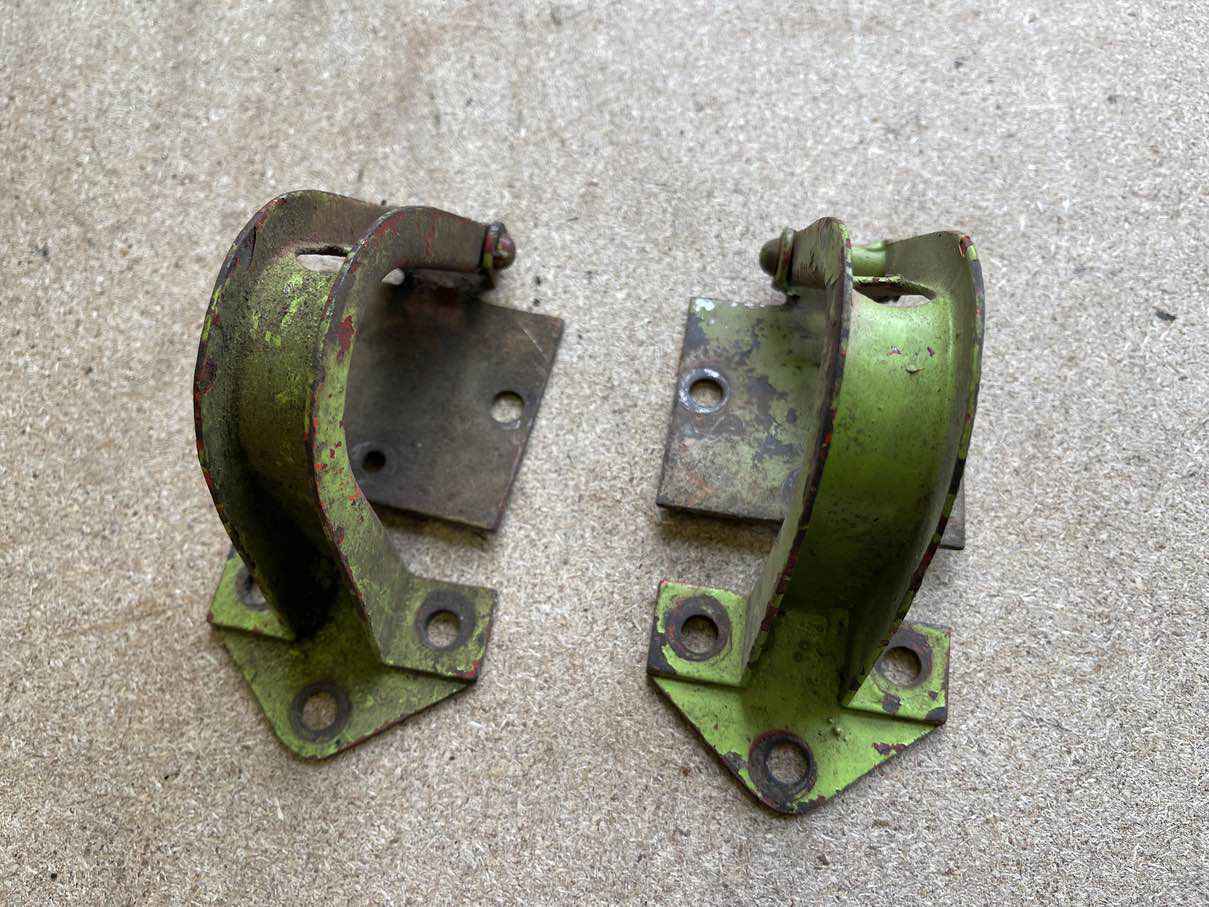 MG MGA Kofferraum / Motorhaube Scharniere (2 Stück) - Black Forest Oldtimers