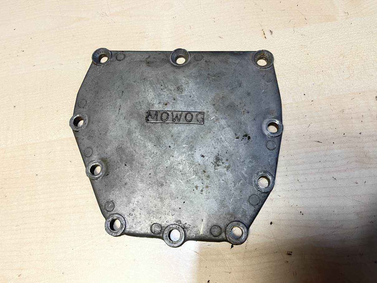 MG MGA Side Cover / Getriebedeckel seitlich - Black Forest Oldtimers