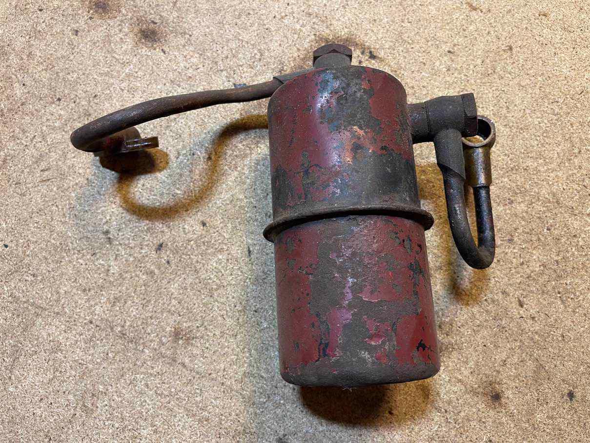 MG TD Ölfilter Gehäuse - Black Forest Oldtimers