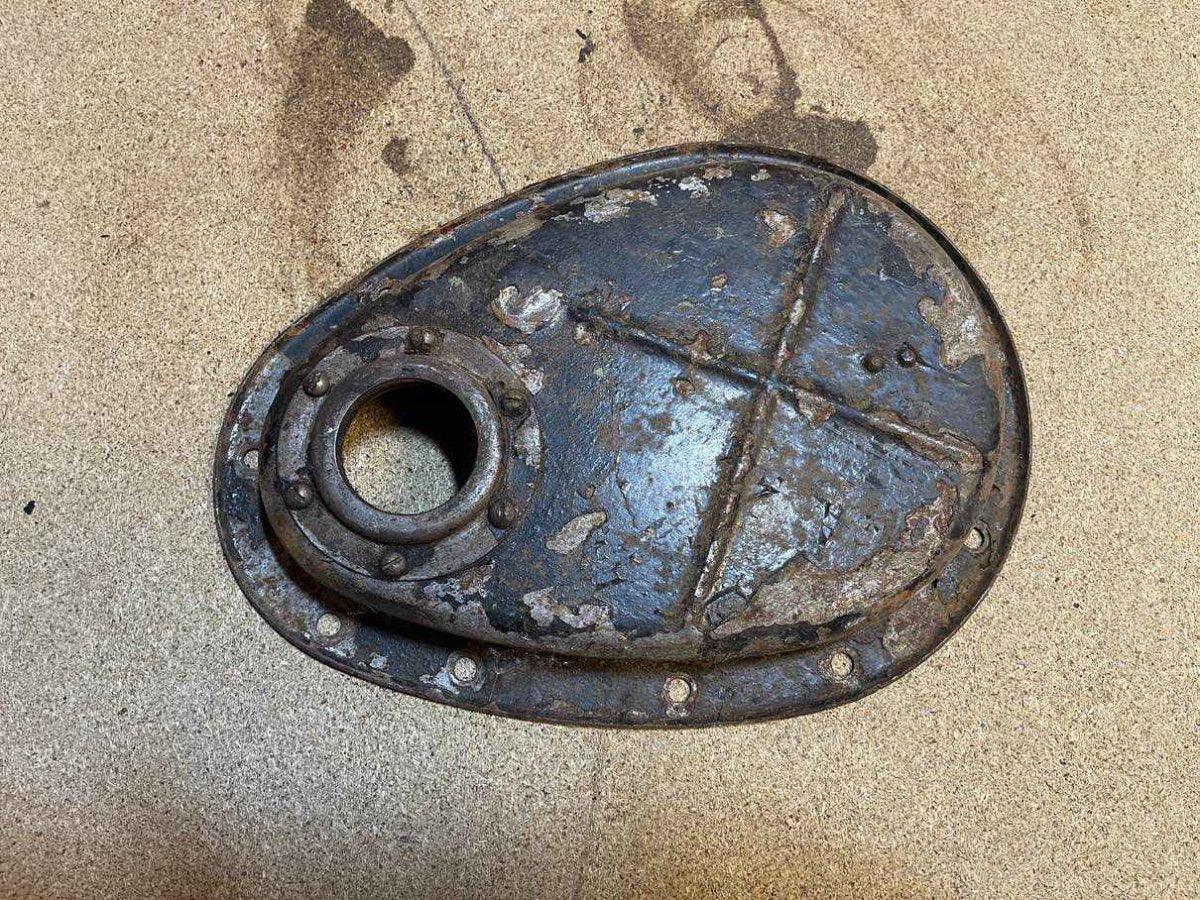 Triumph TR2 / TR3 / TR4 Steuergehäuse Deckel - Black Forest Oldtimers