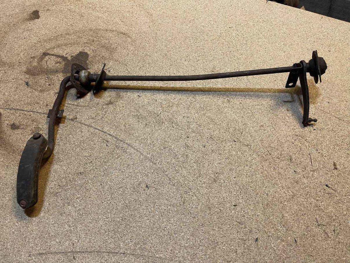 Triumph TR3 Gaspedal (LHD) - Black Forest Oldtimers