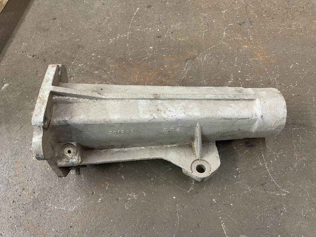 Triumph TR3 Getriebe Schaft / Hinterteil - Black Forest Oldtimers