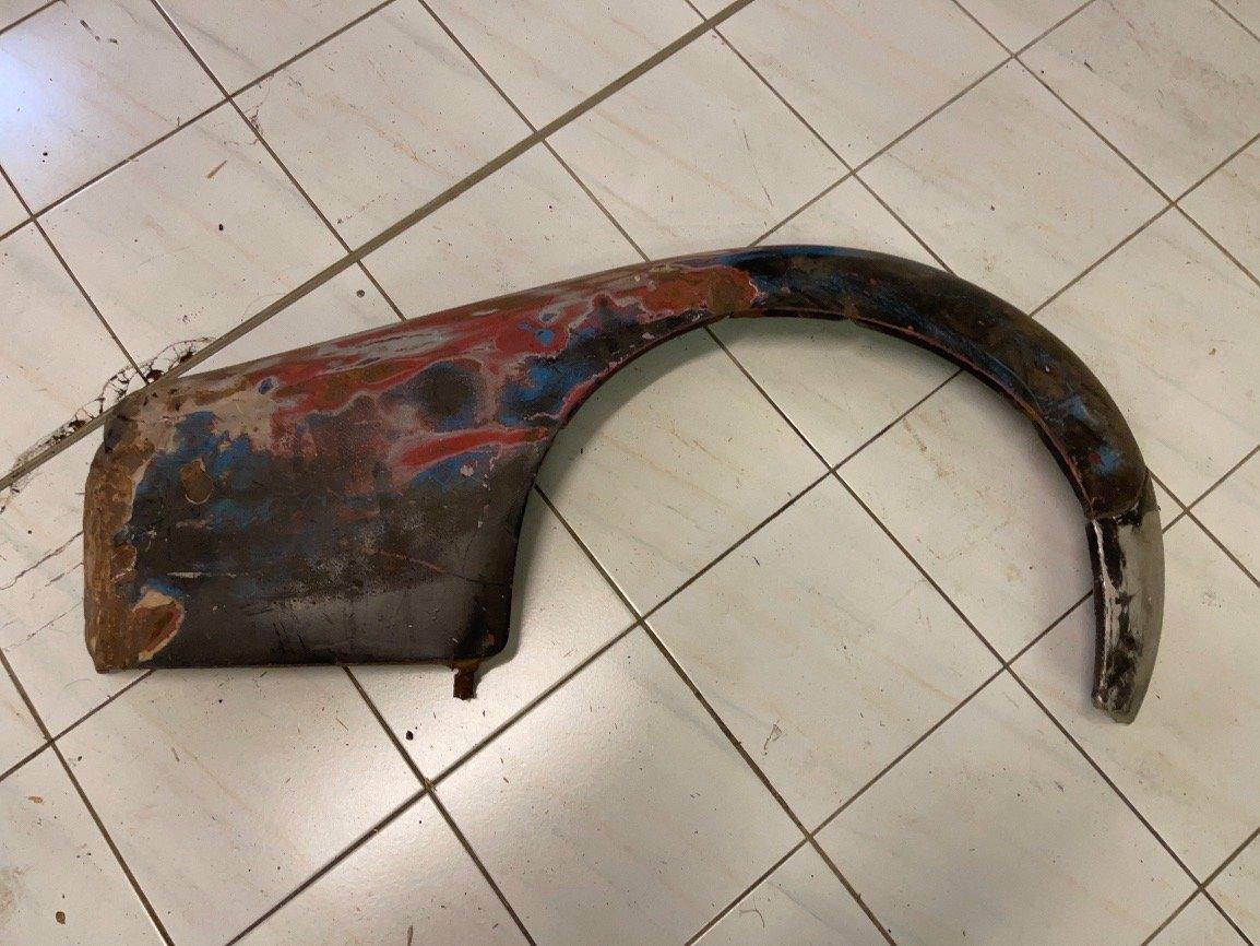 Triumph TR3 Kotflügel hinten rechts - Black Forest Oldtimers