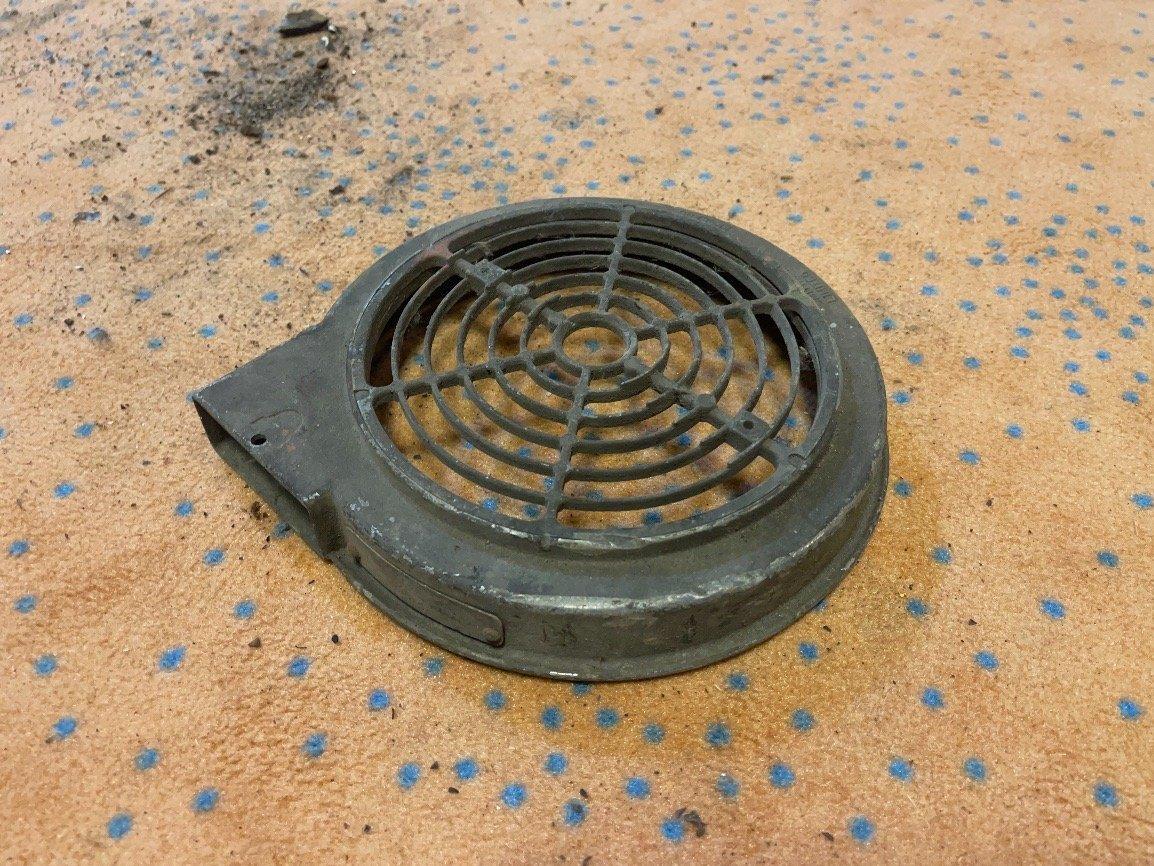 Triumph TR3 Unterteil Heizungsgehäuse - Black Forest Oldtimers