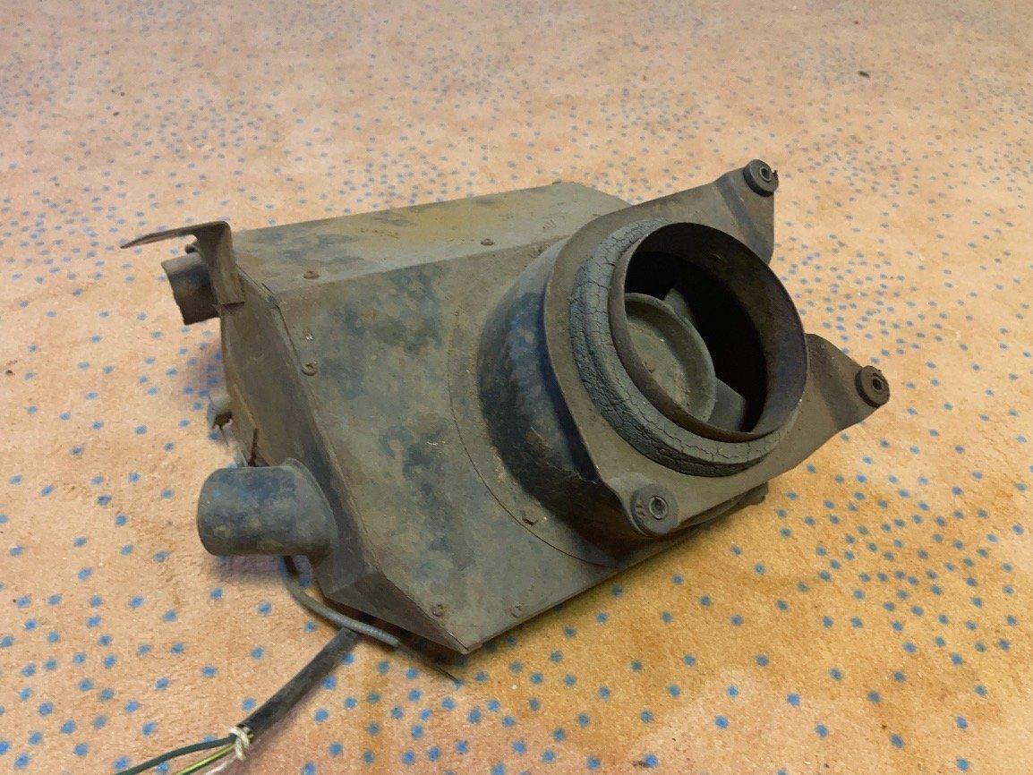 Triumph TR4 Heizungsgehäuse - Black Forest Oldtimers